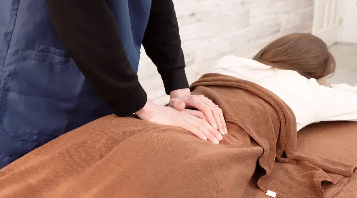 腸もみ＋全身整体＋骨盤矯正